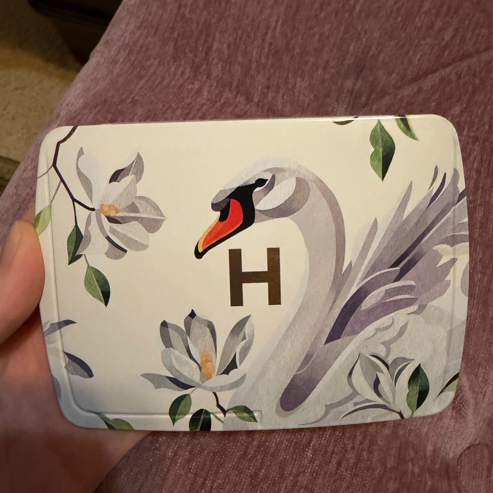 Hourglass swan palette
